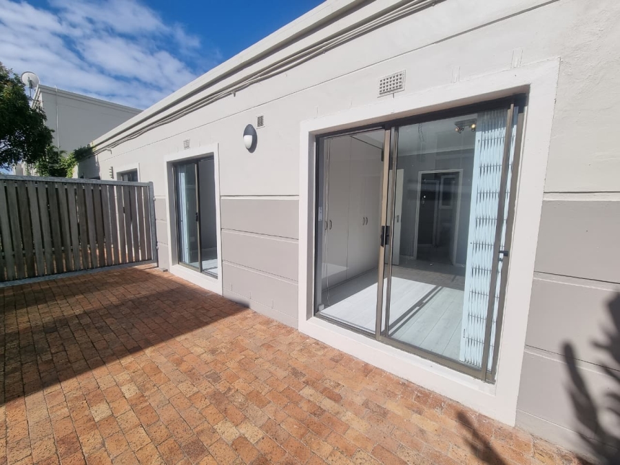 1 Bedroom Property for Sale in Royal Ascot Western Cape